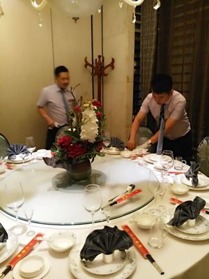 尊师重道，感恩同行——金海餐饮谢师宴火热预定中，三重豪礼等您来享！